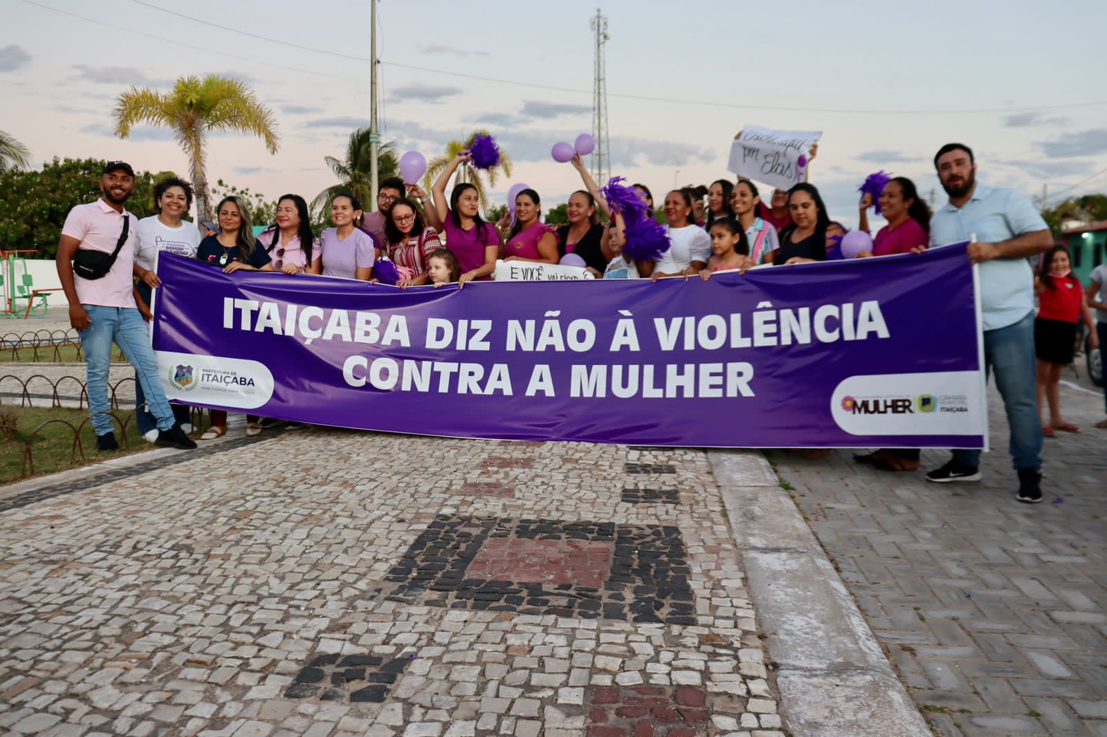 Câmara Municipal de Itaiçaba inicia semana de enfrentamento e combate à violência contra a mulher com marcha pelas principais ruas da cidade